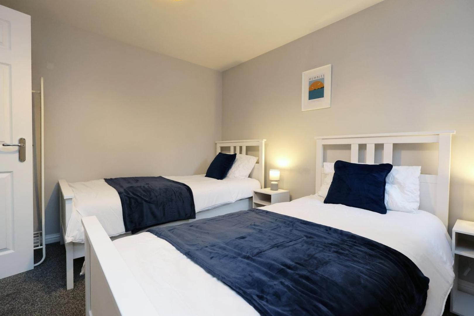 דירות Relaxing 2-Bed Coastal Escape In פורט טלבוט מראה חיצוני תמונה